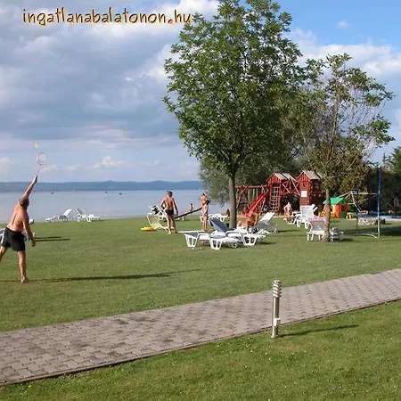 437 - Vizkozeli, 2 Szobas, Kert Kapcsolatos Apartman *