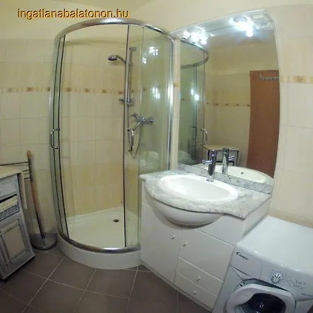 437 - Vizkozeli, 2 Szobas, Kert Kapcsolatos Apartman Apartment *